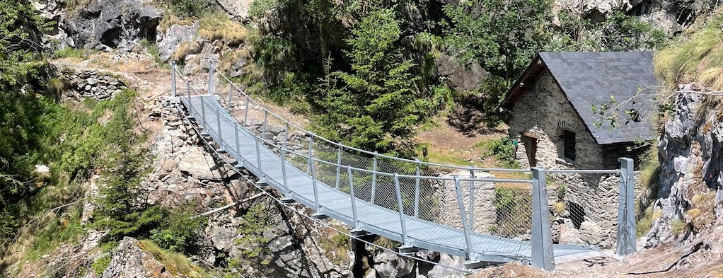 Construction de la passerelle du diable