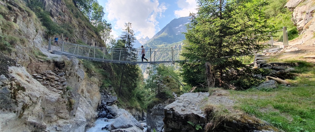 Construction de la passerelle du diable
